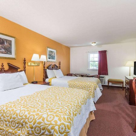 Days Inn By Wyndham Amherst Exterior foto